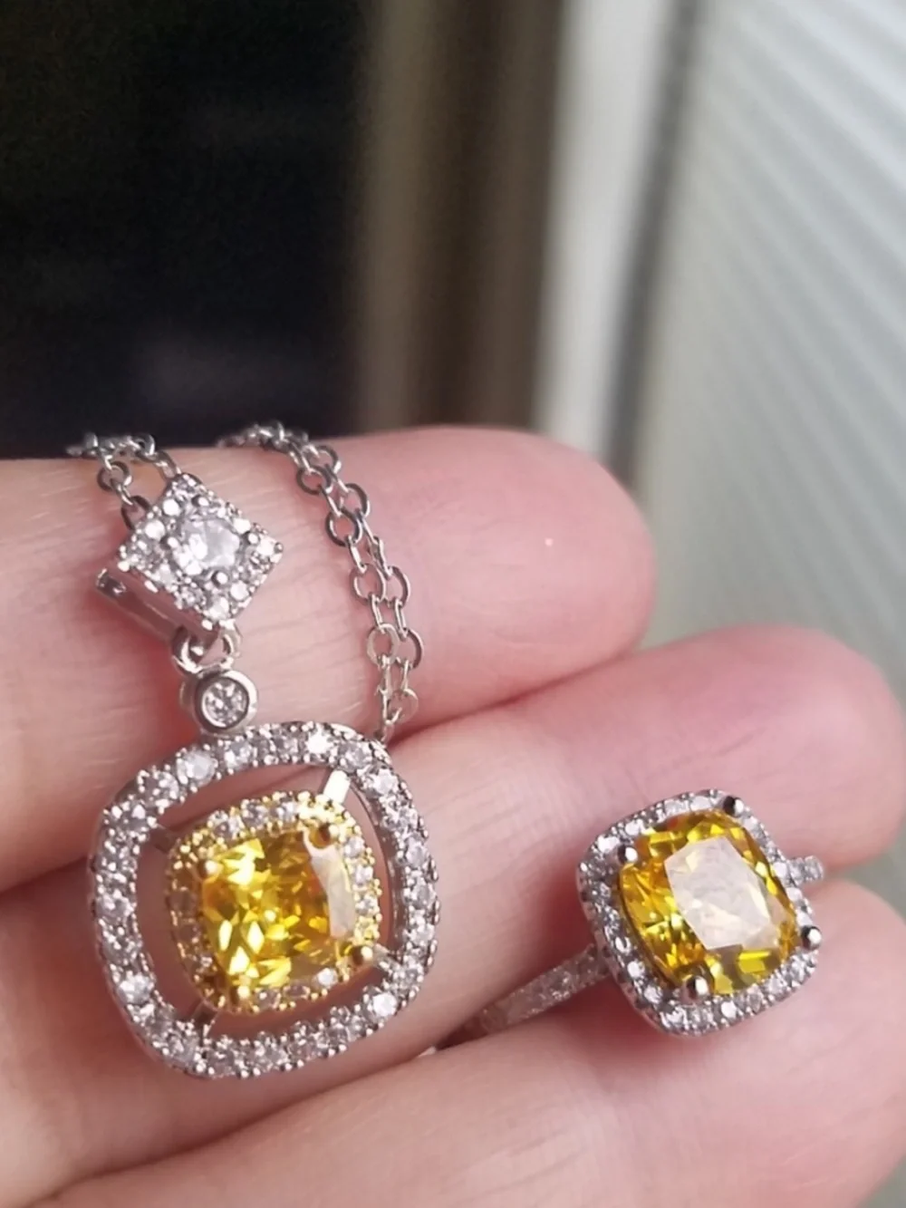 Swarovski Elements 925 Sterling Silver Solitaire Halo Yellow Citrine Ring NEW